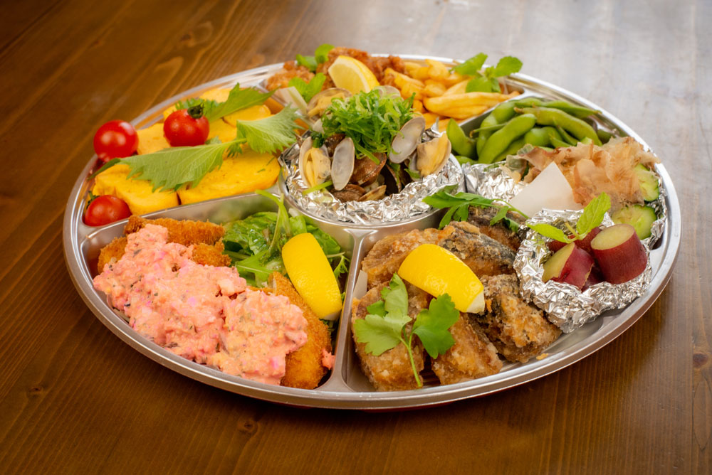 テイクアウト写真。オードブル、おかず、お刺身など、ご予算や人数に合わせてご注文いただけます。